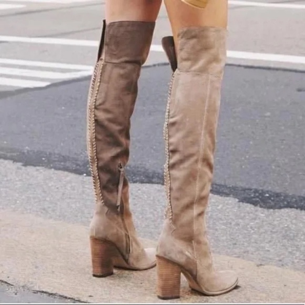 DOLCE VITA CLIFF OTK Suede tall boot EUC. Taupe.